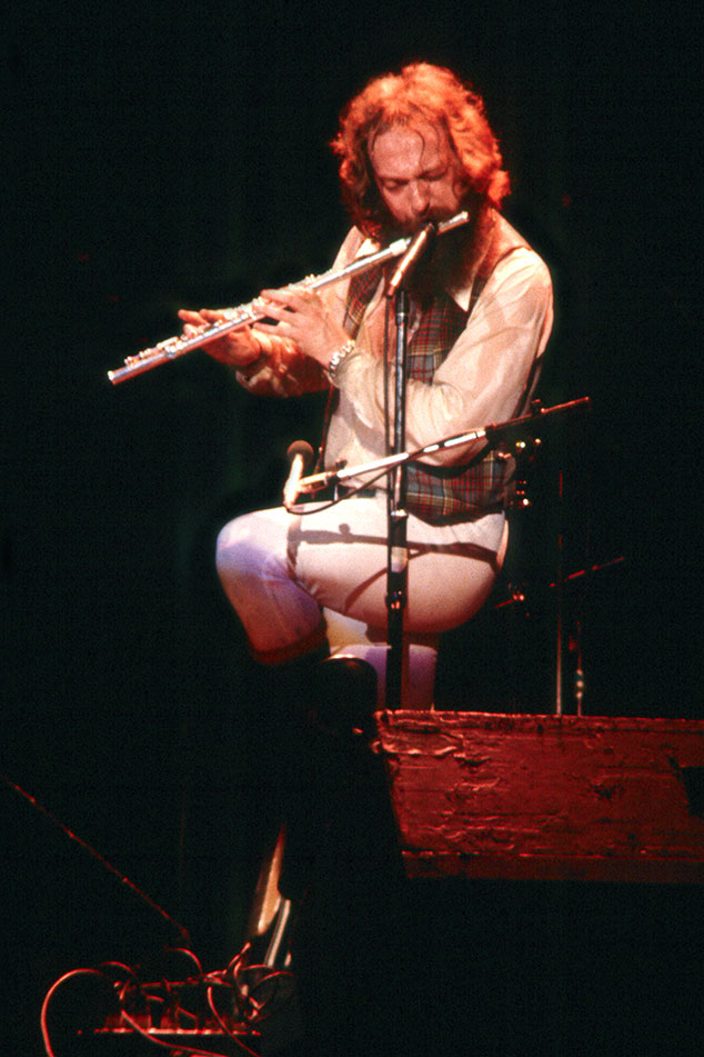 Jethro Tull featuring Ian Anderson captured live in an iconic pose